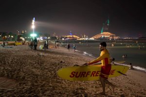 800-metres-of-bliss-why-dubai-beaches-shine-after-sunset-1734694613-4429
